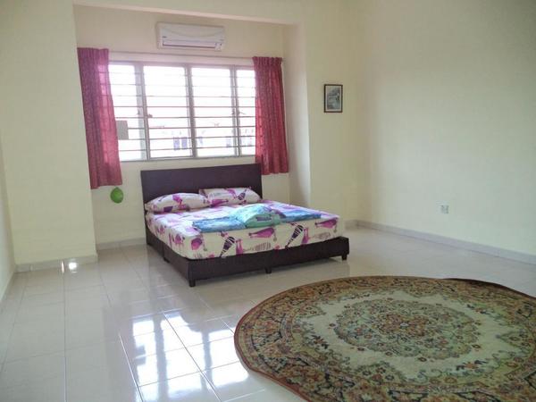room for rent, medium room, damansara utama, Affordable Living Room At Damansara Utama With Fully Furnished & Include Utilities!!!