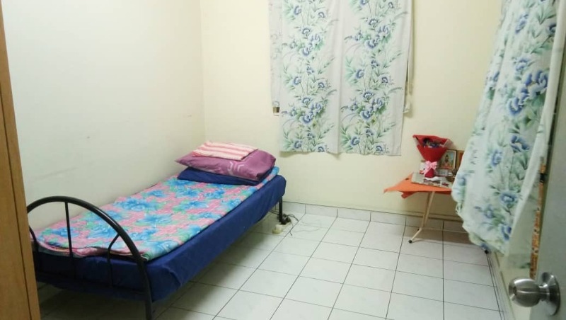 room for rent, medium room, taman sri endah, Medium Room @ Endah Ria Condo (near LRT)
