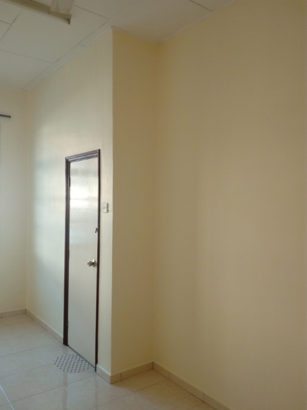 room for rent, medium room, malacca, Medium Sized Bed Room With Shared Bathroom