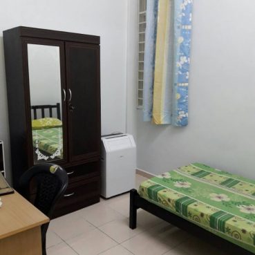 room for rent, medium room, putra heights, FREE Cleaning Service! PUTRA HEIGHTS