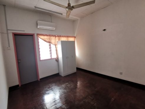 room for rent, medium room, taman mayang, Looking for Housemate! TAMAN MAYANG KELANA JAYA ( SS25 / SS26 )