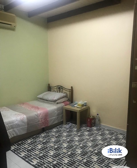 room for rent, medium room, taman serdang raya, Short Rent at Taman Serdang Raya