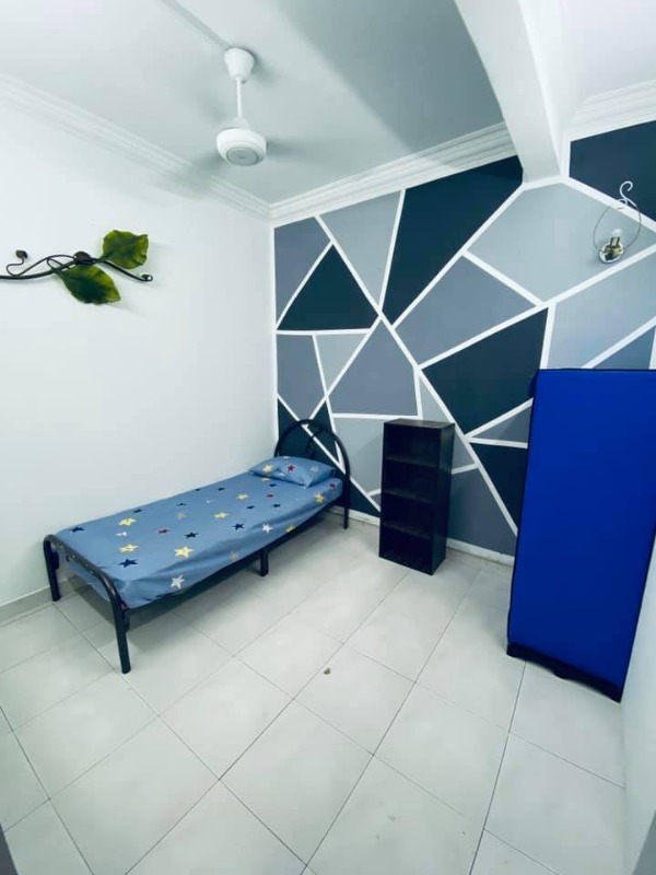 room for rent, medium room, bukit rahman putra, Short Term Room for Rent at Sg Buloh