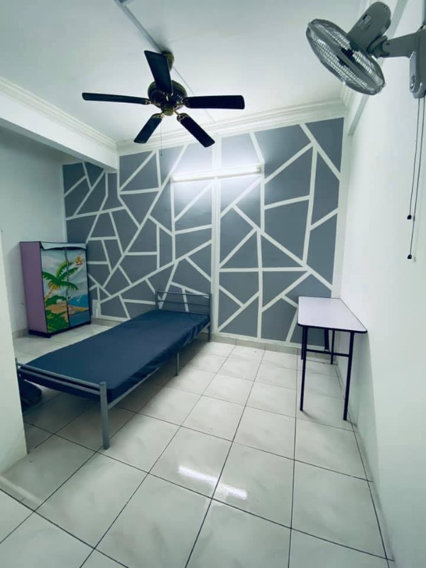 room for rent, medium room, sungai buloh, Short Term Rent!! Room at Bukit Rahman Putra, Sungai Buloh