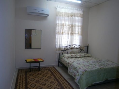 room for rent, medium room, taman mayang, Room to rent located at SS25, Taman Mayang, Kelana Jaya