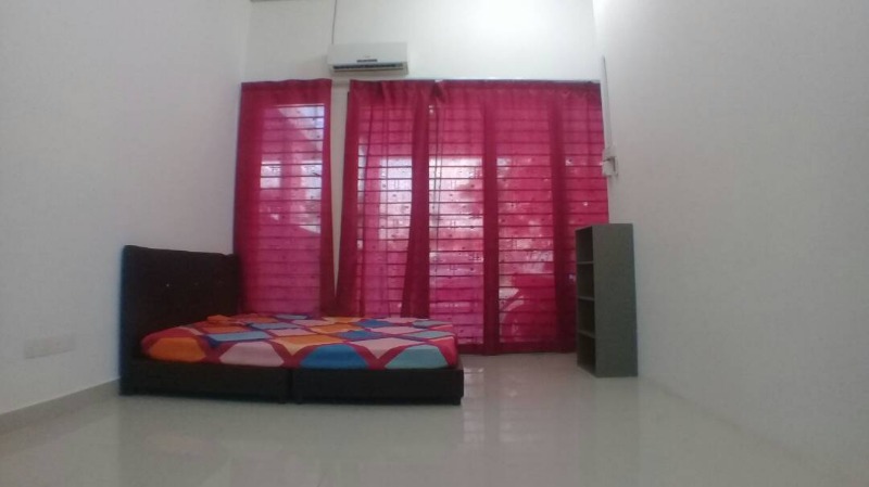 room for rent, medium room, kota kemuning, Room for Rent at Kota Kemuning with Unlimited WiFi