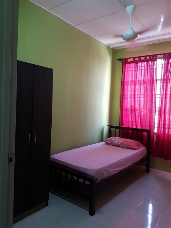 room for rent, medium room, jalan tempua 3, Room at Jalan Tempua, Bandar Puchong Jaya, Selangor