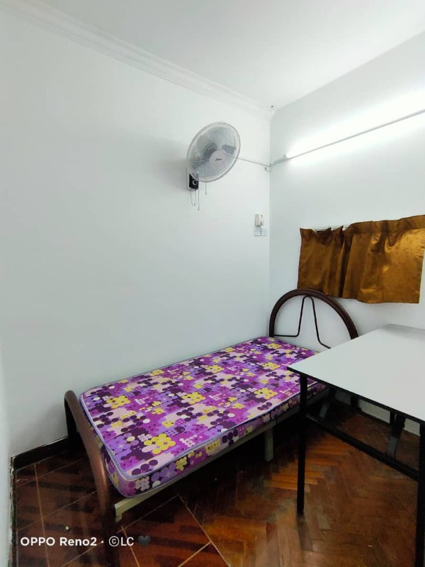 room for rent, medium room, bandar sri damansara, Double Storey House! BANDAR SRI DAMANSARA PETALING JAYA ( SD 7 )
