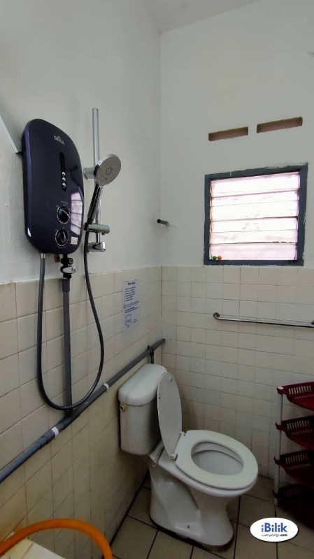 room for rent, medium room, bandar 16 sierra, Room Rent at Bandar 16, Sierra, Puchong with Utilities