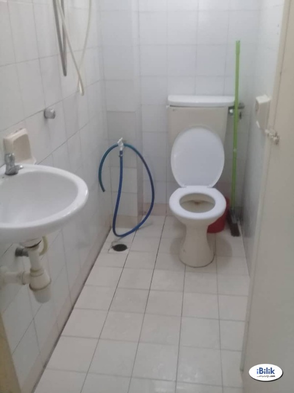 room for rent, medium room, taman seputeh, Room for Rent located at Taman Seputeh with Cleaning Services