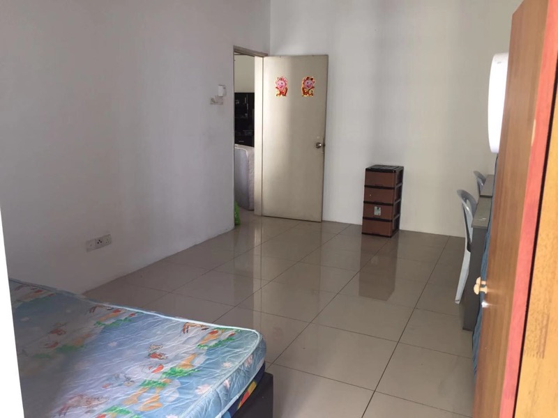 room for rent, master room, no 2a, Master Bedroom at PV 15