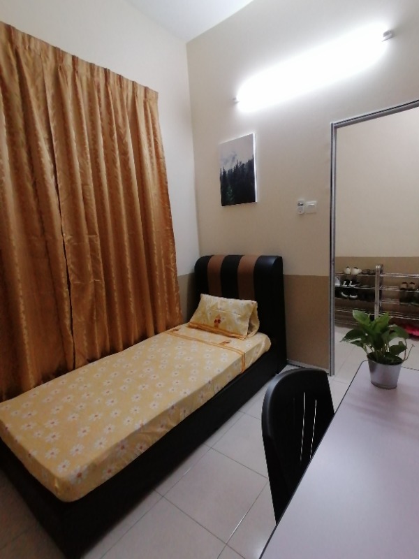 room for rent, medium room, sungai tiram, AirConditioned single room to let at Bayan Lepas with free Carpark-Strictly for female only