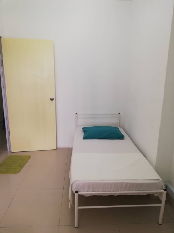 room for rent, single room, jalan hang isap, ROOM 3B - Sri Emas Condominium is just 5 min walking distance from Bukit Bintang - FOR FEMALE ONLY!