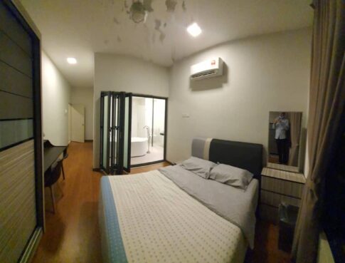 room for rent, master room, bandar puchong jaya, Beautiful Master Room With Bathtub @ Puchong