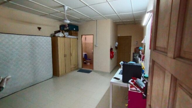 room for rent, master room, ss 2, Master room with private bathroom for rent is SS2