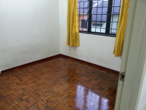 room for rent, medium room, puchong, Middle Room for Rent Taman Wawasan Pusat Bandar Puchong.