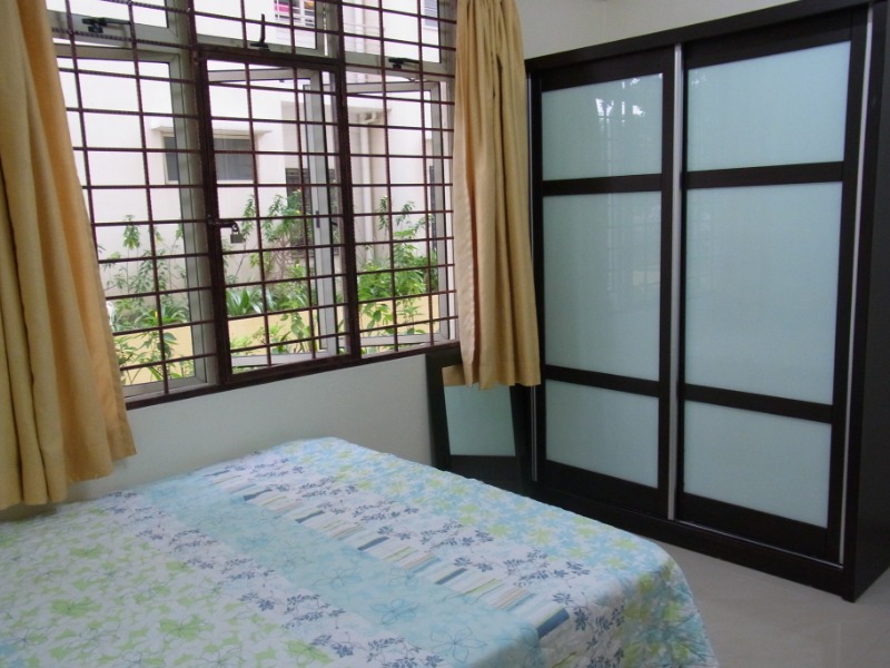 room for rent, medium room, kepong entreprenurs park, Beautiful Quiet Room with a Garden View to Let