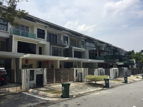 room for rent, medium room, sungai besi, 3 Sty Super Link @ Lake Fields, Sg Besi, TBS, Fully Furnished With Air-Cond