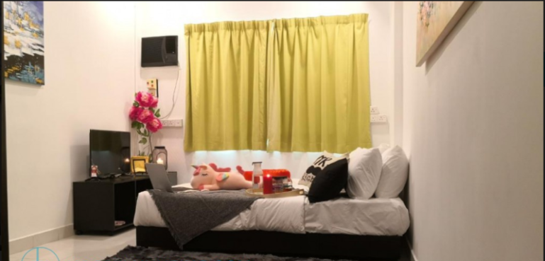 room for rent, studio, jalan damansara, Live in Comfort and Convenience - Queen Bedroom with Attached Bathroom for Rent 2 Minutes Walk to MRT Pavillion Pusat Bandar Damansara