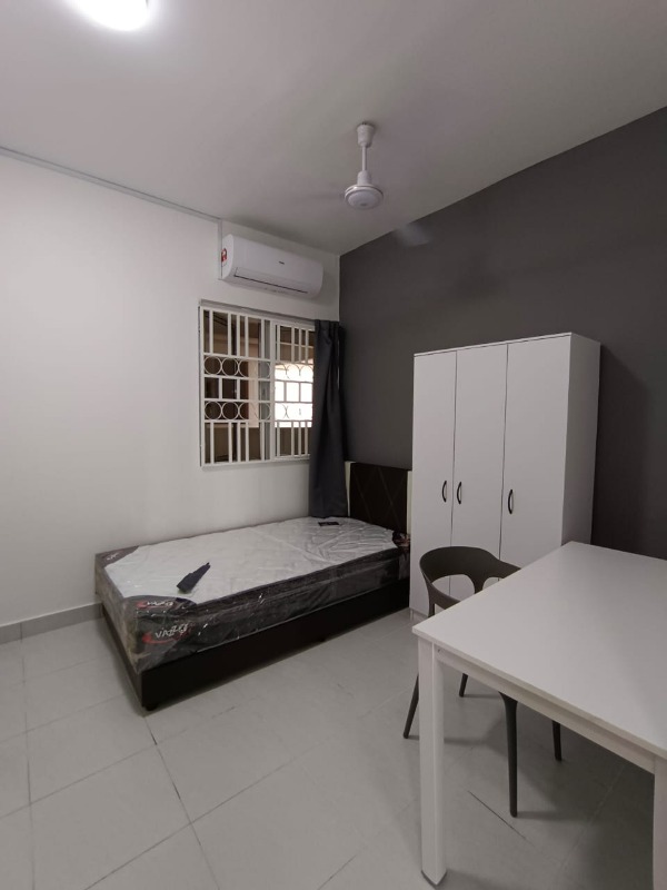 room for rent, medium room, setia alam, SETIA ALAM ROOM FOR RENT (Female Unit)