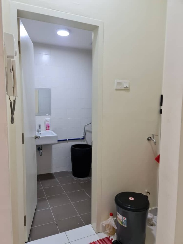 room for rent, full unit, sungai buloh, Well furnished master bedroom and bathroomak