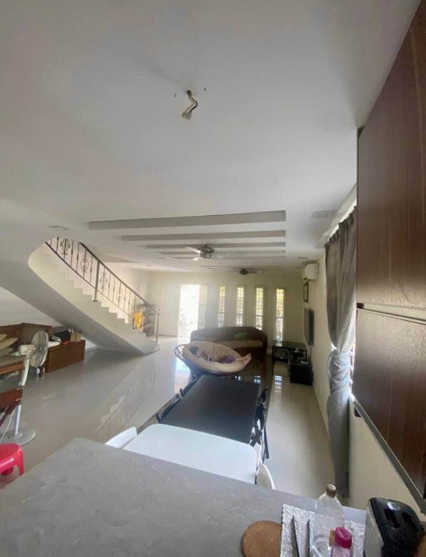 room for rent, single room, bandar saujana utama, Berdekatan UITM Puncak Alam - Fully Renovated - End Lot - Facing Open