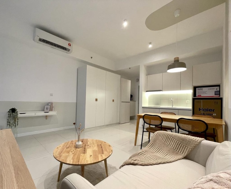 room for rent, full unit, persiaran bayan indah, One bedroom one bathroom condominium