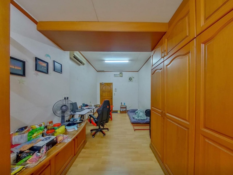 room for rent, medium room, bandar utama, RM800/month @BU2 (5 min walk to 1U)