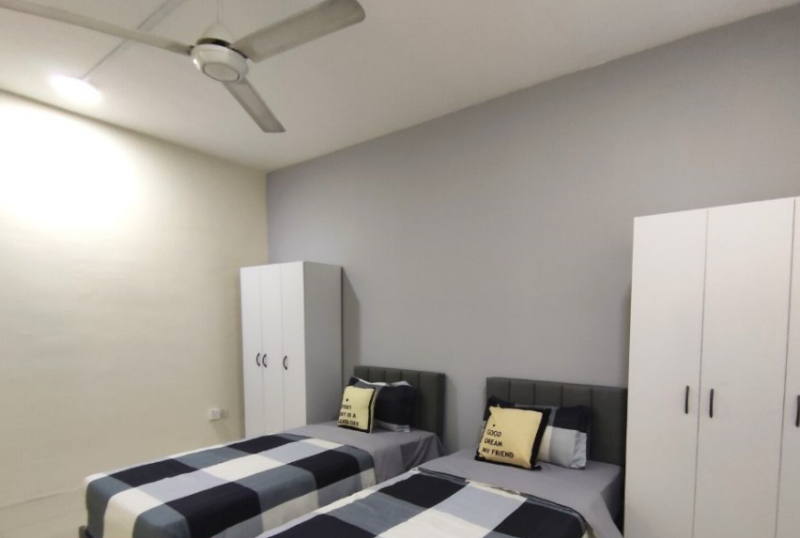 room for rent, medium room, kondominium pv15, Middle room for rent at PV15 Platinum Lake Condo