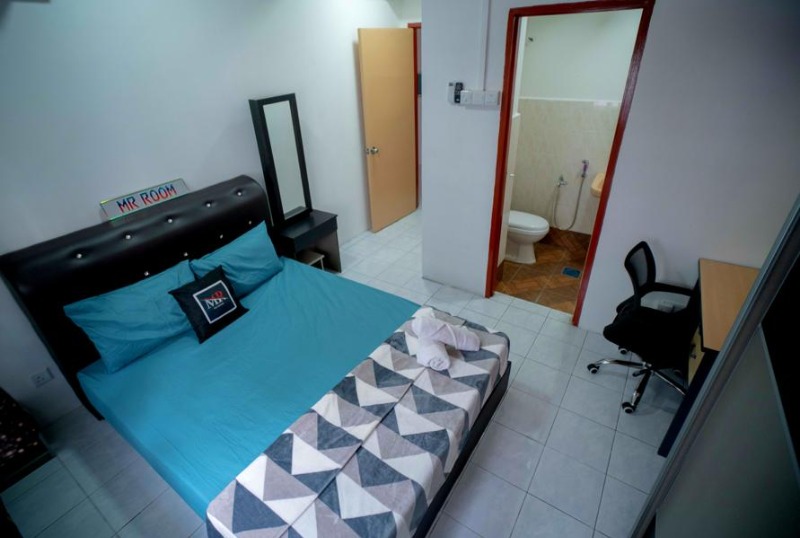 room for rent, master room, jalan pasir emas, Sri Ria Apartment Master Room With Private Bathroom