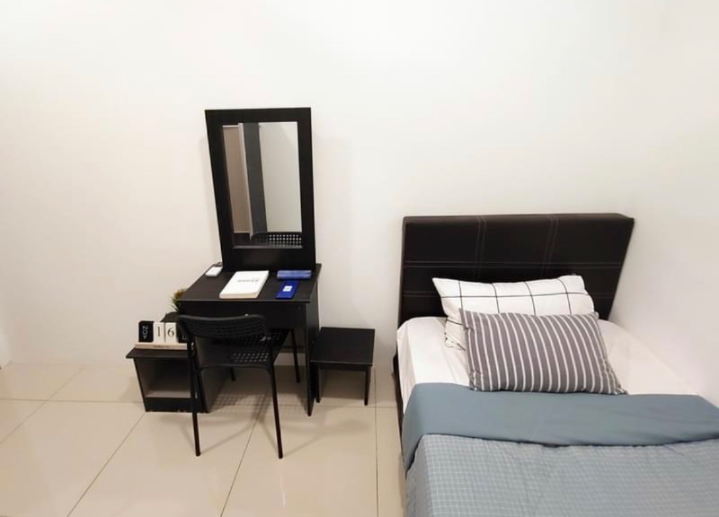 room for rent, full unit, jalan subang 1, Single bedroom and got private bathroom