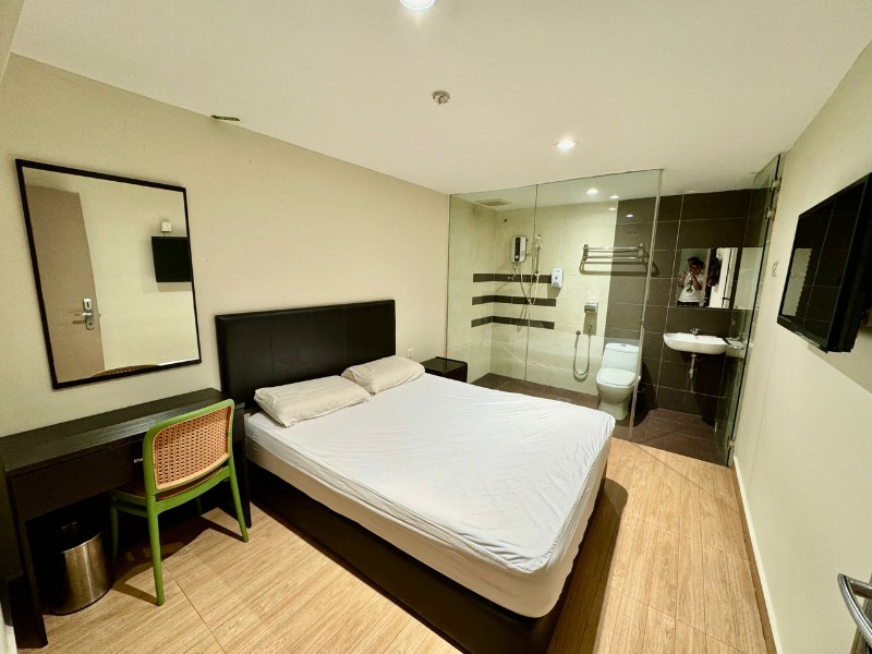 room for rent, master room, taman intan, Master Room at Taman Intan near Centro Mall & Aeon Bukit Raja
