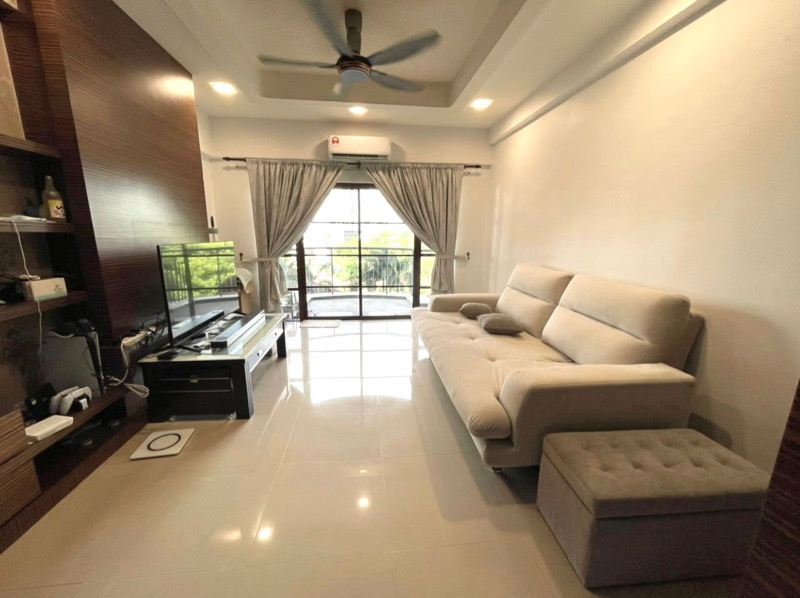 room for rent, single room, mont kiara, Single room for rent at Hartamas Regency 1 prefer 👩female