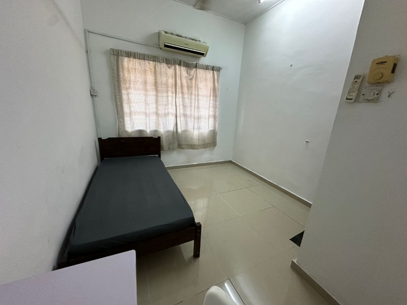 room for rent, medium room, usj 6, Middle Room @ USJ 6 near LRT Taipan