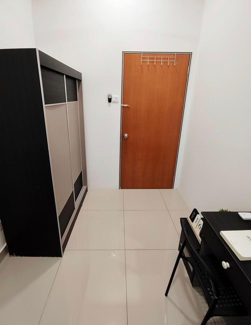 room for rent, full unit, hijauan residence, Private bathroom also got private bathroom