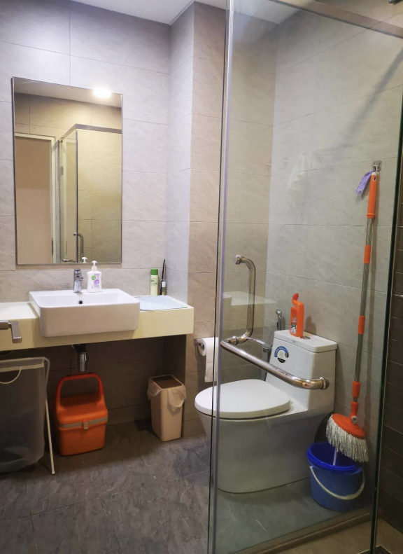 room for rent, full unit, jalan pju 5/8, Private bathroom master room at kota damansara near mrt station / sunway giza mall