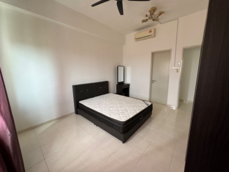 roommates, medium room, ara damansara, Seeking Medium Room with Queen sized bed + car park