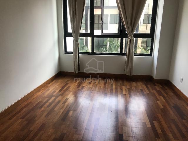 roommates, single room, shah alam, Looking for a clean medium room.